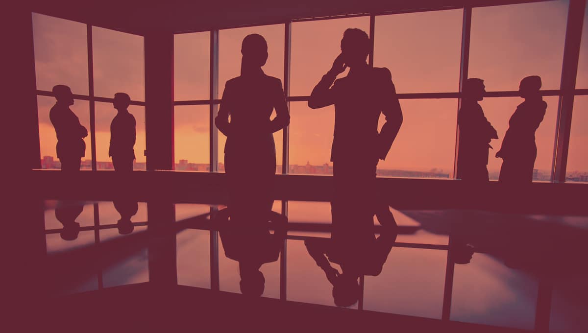 silhouettes-debate-red