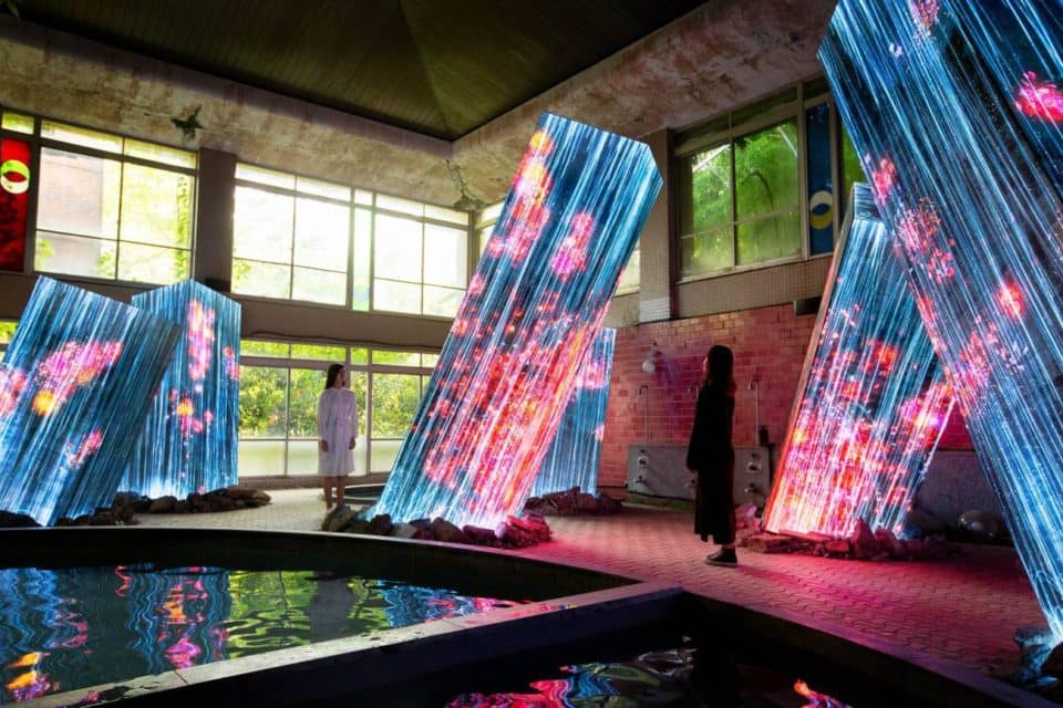 Teamlab - Digitalised Interactive Megaliths in the Bath House ruins 3