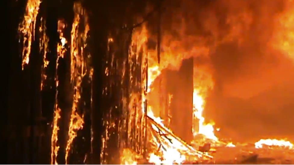 Aleppo_souk_on_fire